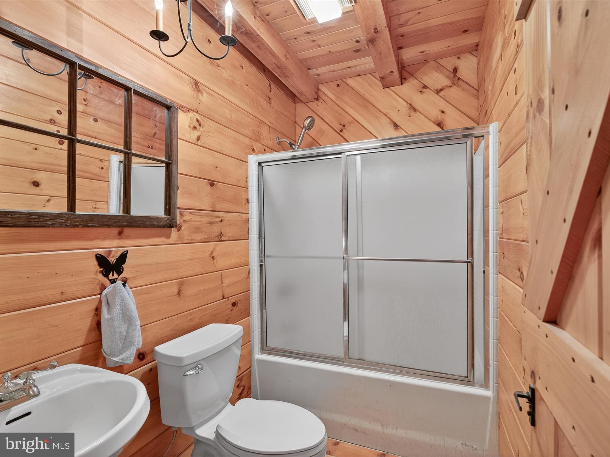 975 Cold Springs Road Elizabethtown, PA 17022 - Photo 26 of 56 a bathroom with a toilet sink and shower