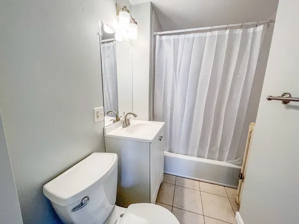 $3,100 | 65 Woods Avenue, Unit 2, Somerville, MA 02144