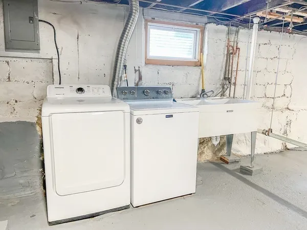 $3,100 | 65 Woods Avenue, Unit 2, Somerville, MA 02144