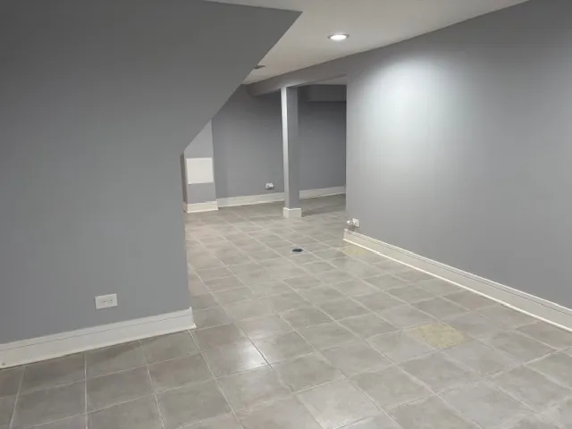 an empty room with an entryway