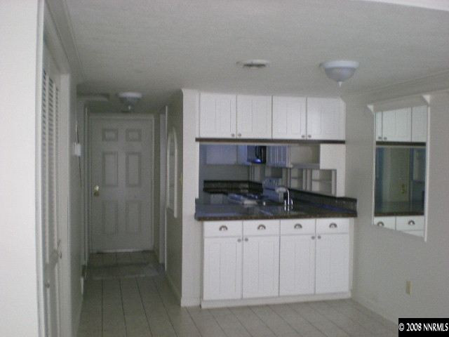 865 Nutmeg Place, Unit 7 Reno, NV 89502 - Photo 5 of 9 Photo 5