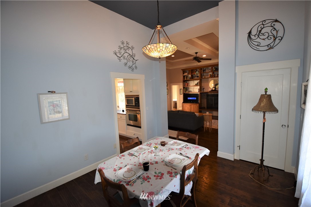 415 Bowers Road Yakima, WA 98908 - Photo 9 of 25 a view of a room with furniture and wooden floor