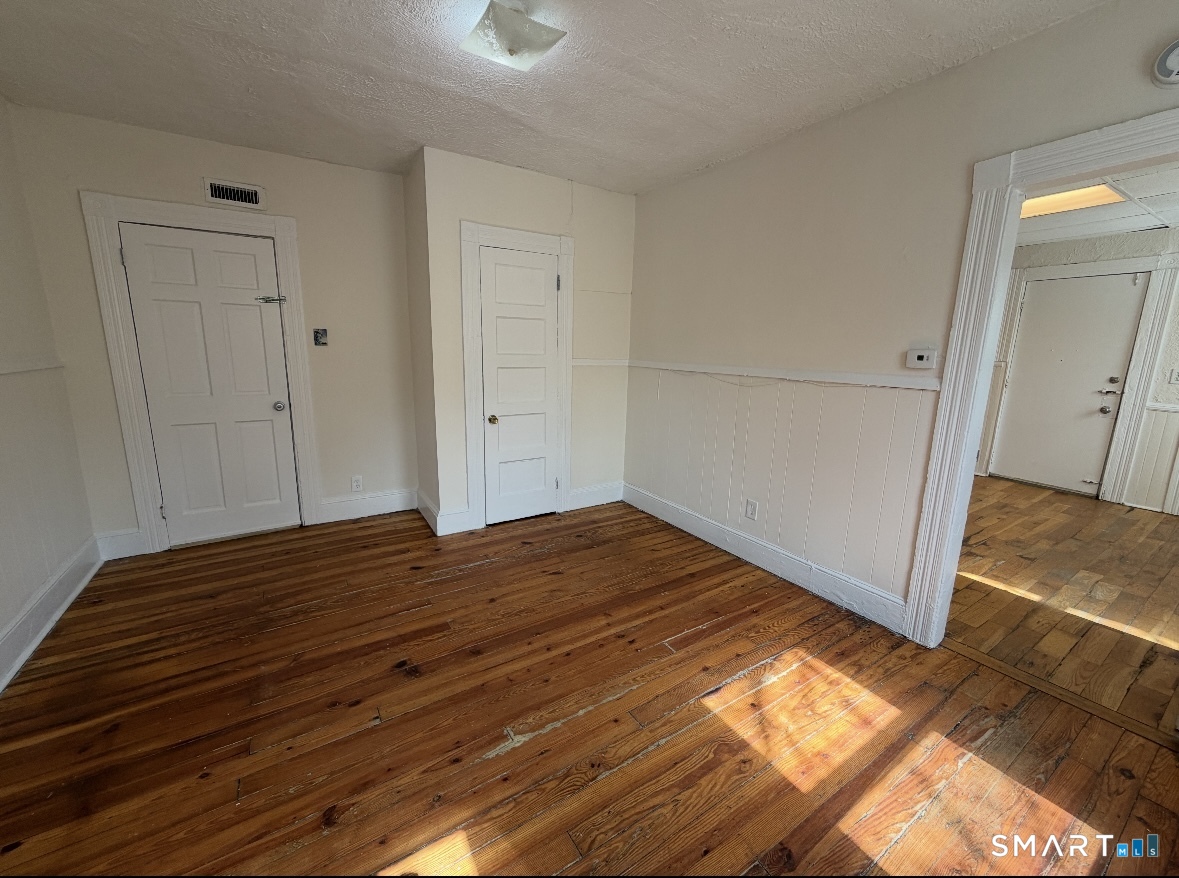 120 Rennell Street Bridgeport, CT 06604 - Photo 4 of 9