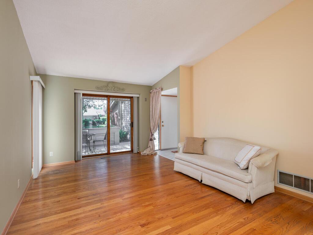 9525 Woodbridge Road Bloomington, MN 55438 - Photo 12 of 27 Gallery Image 12