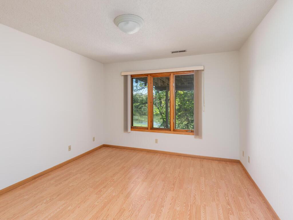 9525 Woodbridge Road Bloomington, MN 55438 - Photo 23 of 27 Gallery Image 23