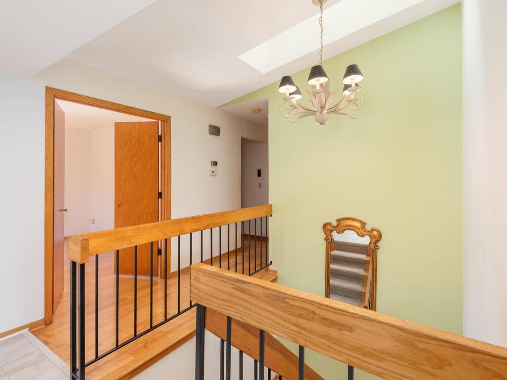 9525 Woodbridge Road Bloomington, MN 55438 - Photo 25 of 27 Gallery Image 25