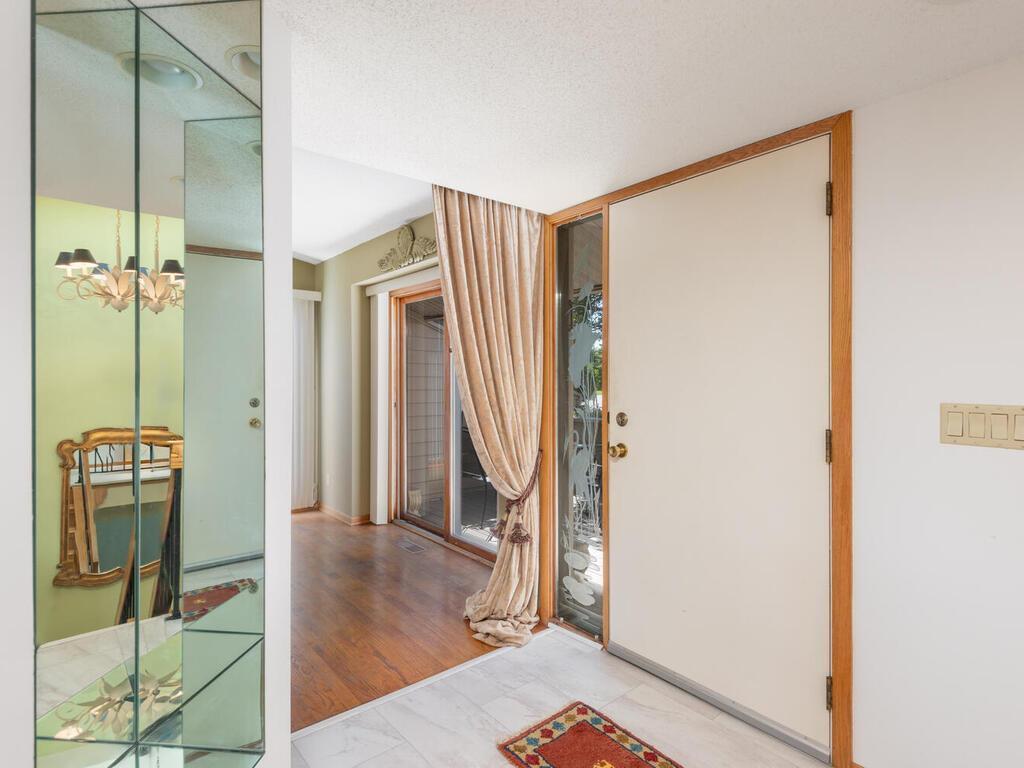 9525 Woodbridge Road Bloomington, MN 55438 - Photo 26 of 27 Gallery Image 26