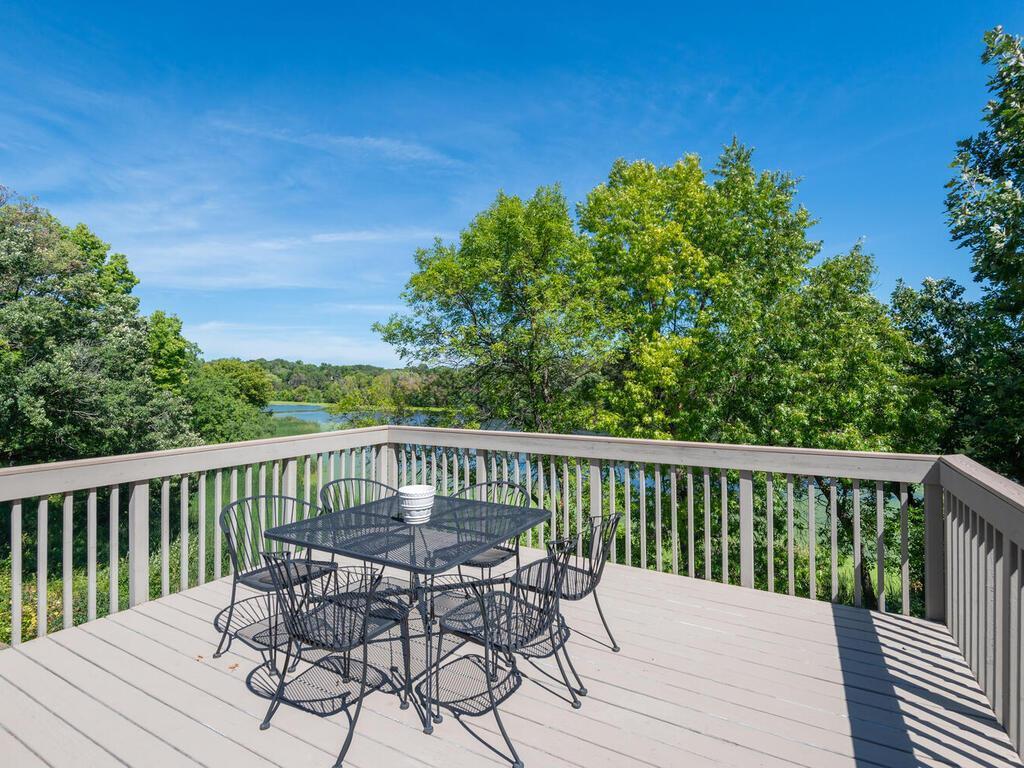 9525 Woodbridge Road Bloomington, MN 55438 - Photo 8 of 27 Gallery Image 8