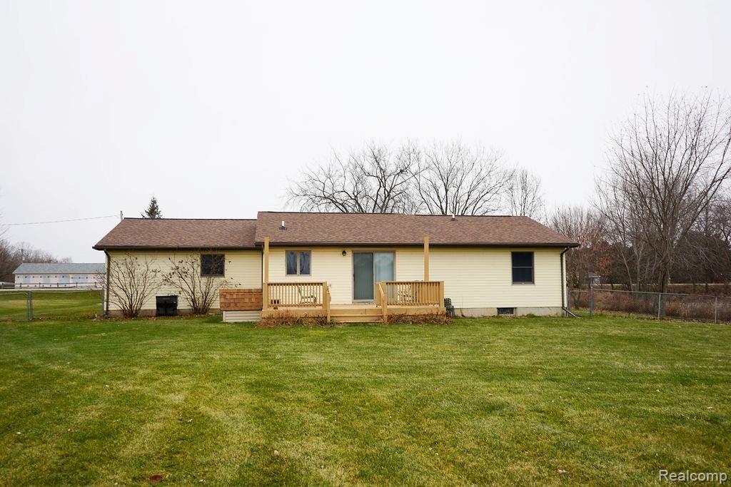 5345 Duffield Road Swartz Creek, MI 48473 - Photo 36 of 36 DSC01233.jpg