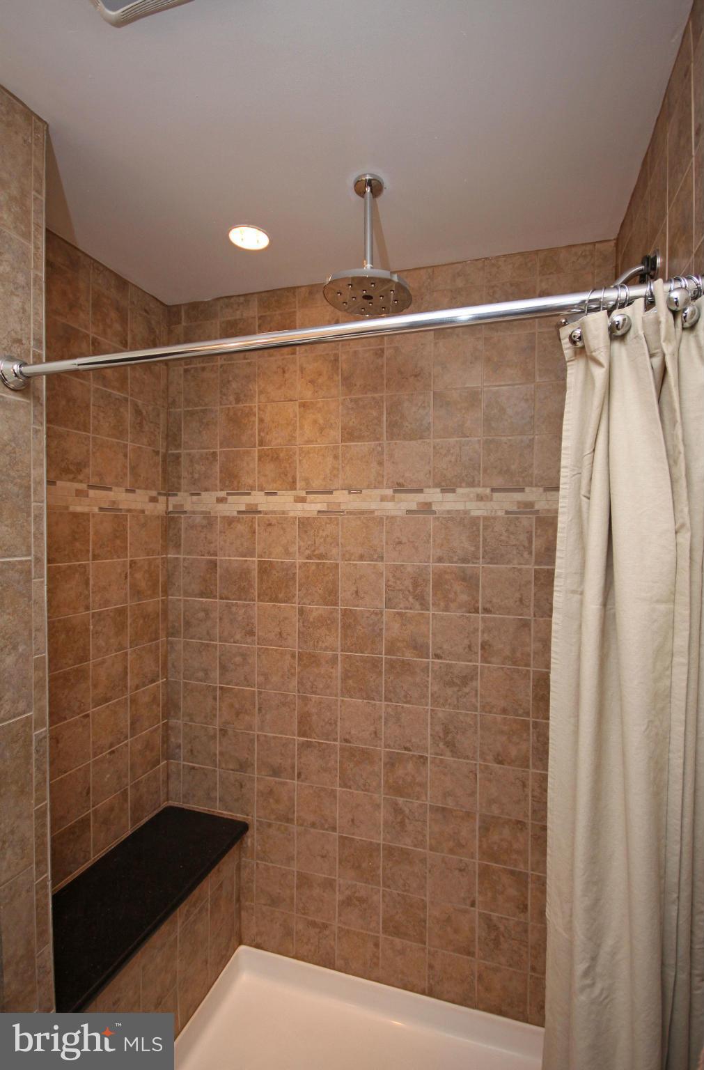 401 Sandy Spring Road Laurel, MD 20707 - Photo 17 of 30 Bath (Master)