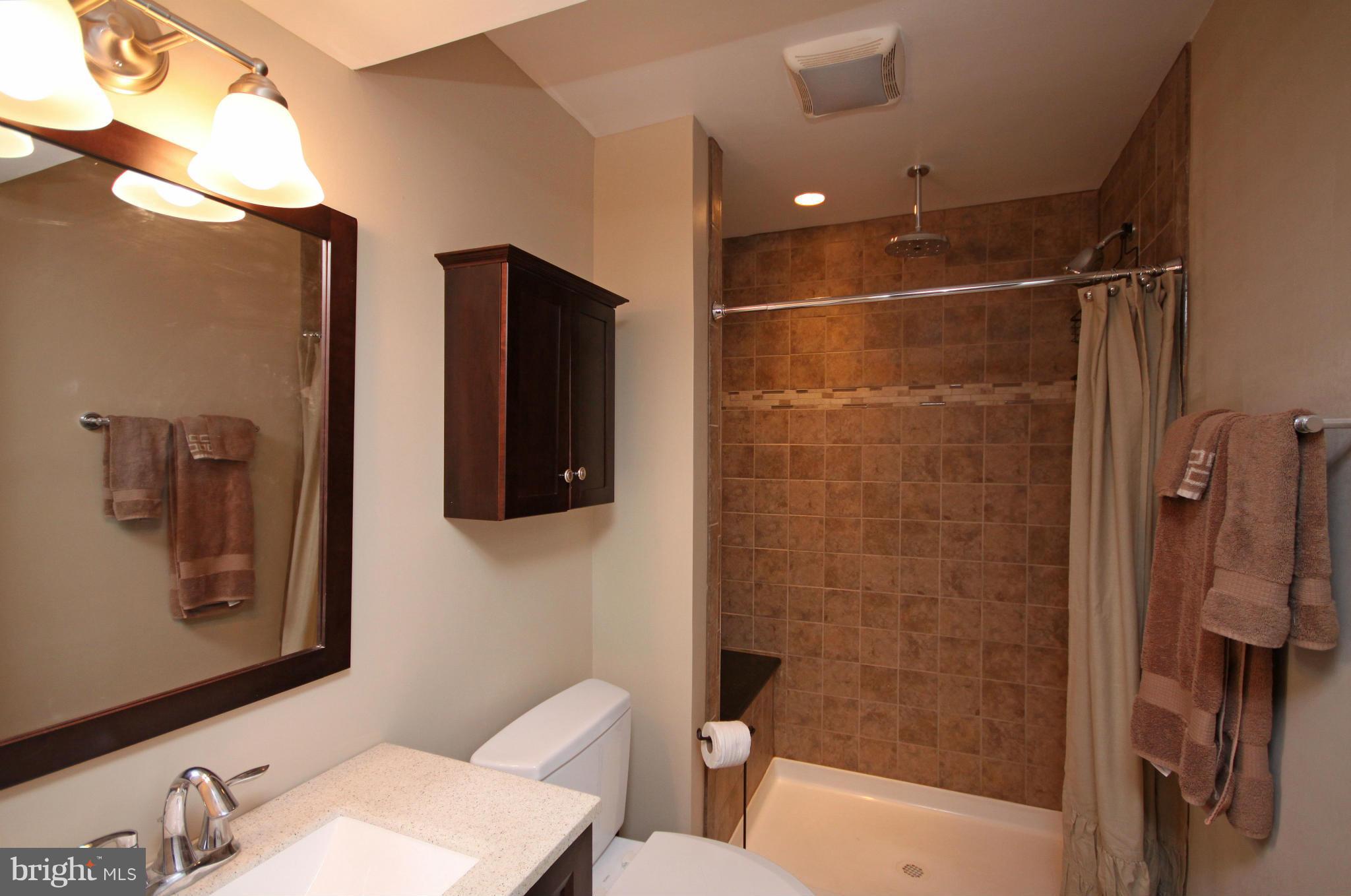 401 Sandy Spring Road Laurel, MD 20707 - Photo 18 of 30 Bath (Master)