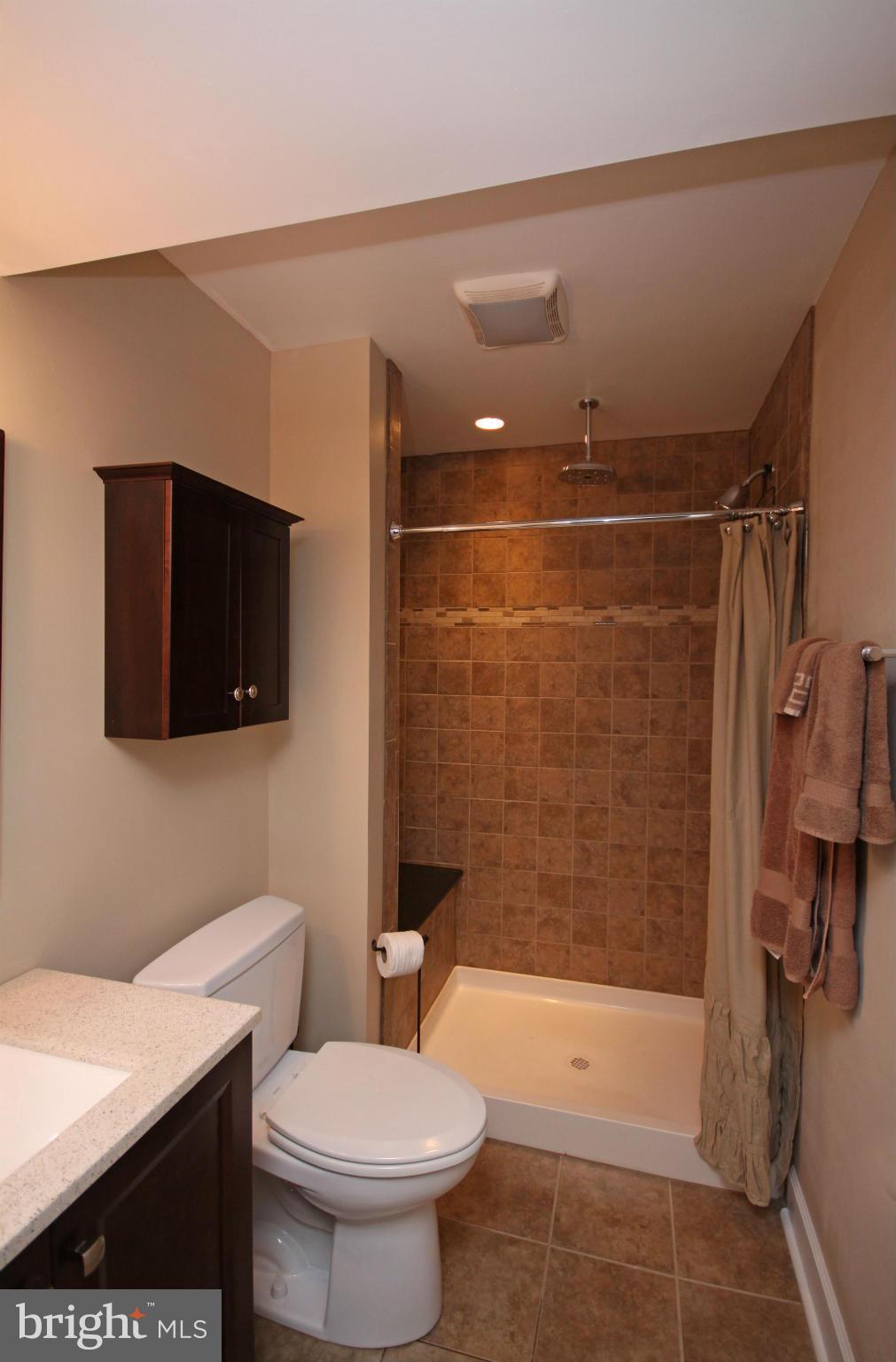 401 Sandy Spring Road Laurel, MD 20707 - Photo 19 of 30 Bath (Master)