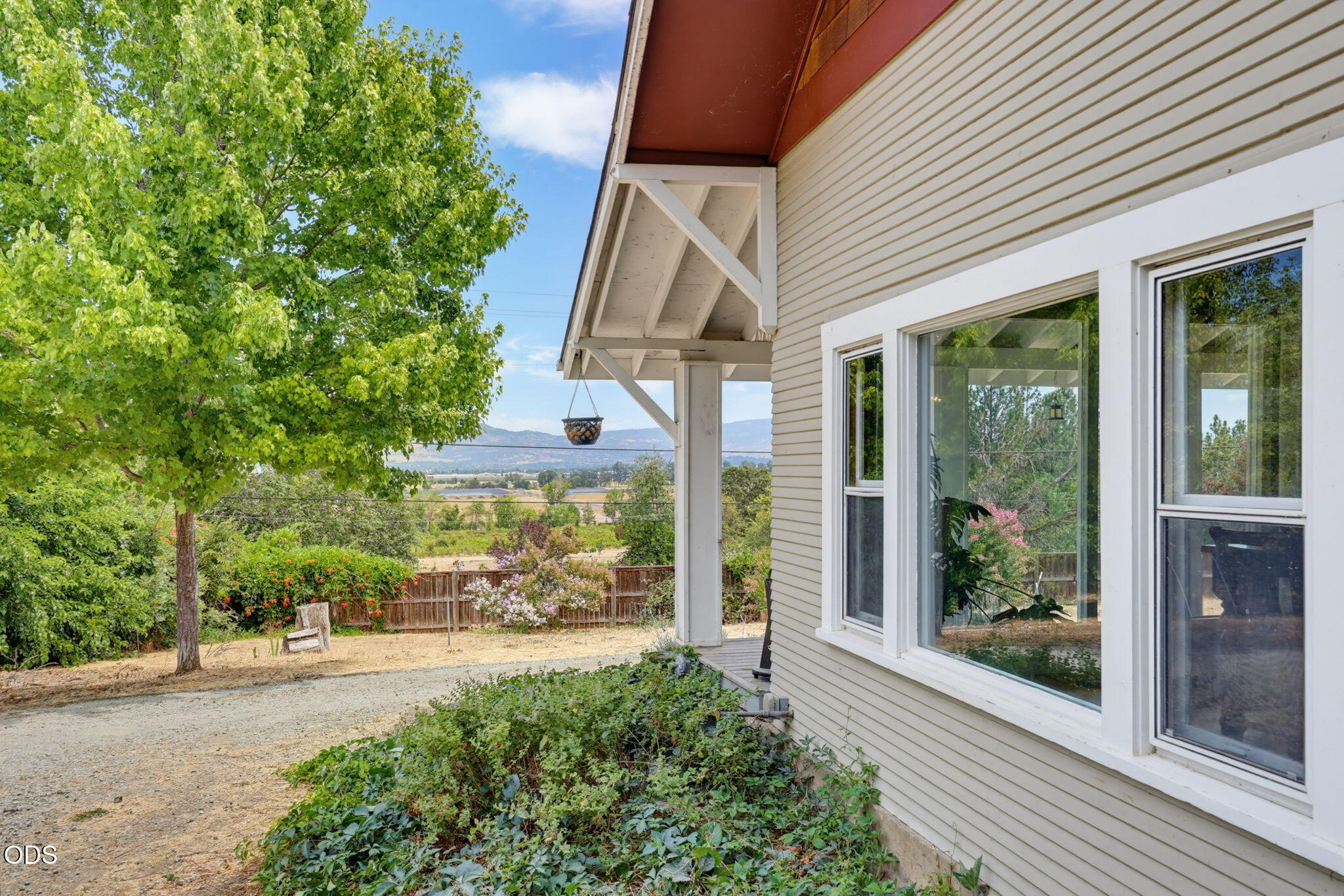 2657 Old Stage Road Central Point, OR 97502 - Photo 37 of 53 Gallery Image 37