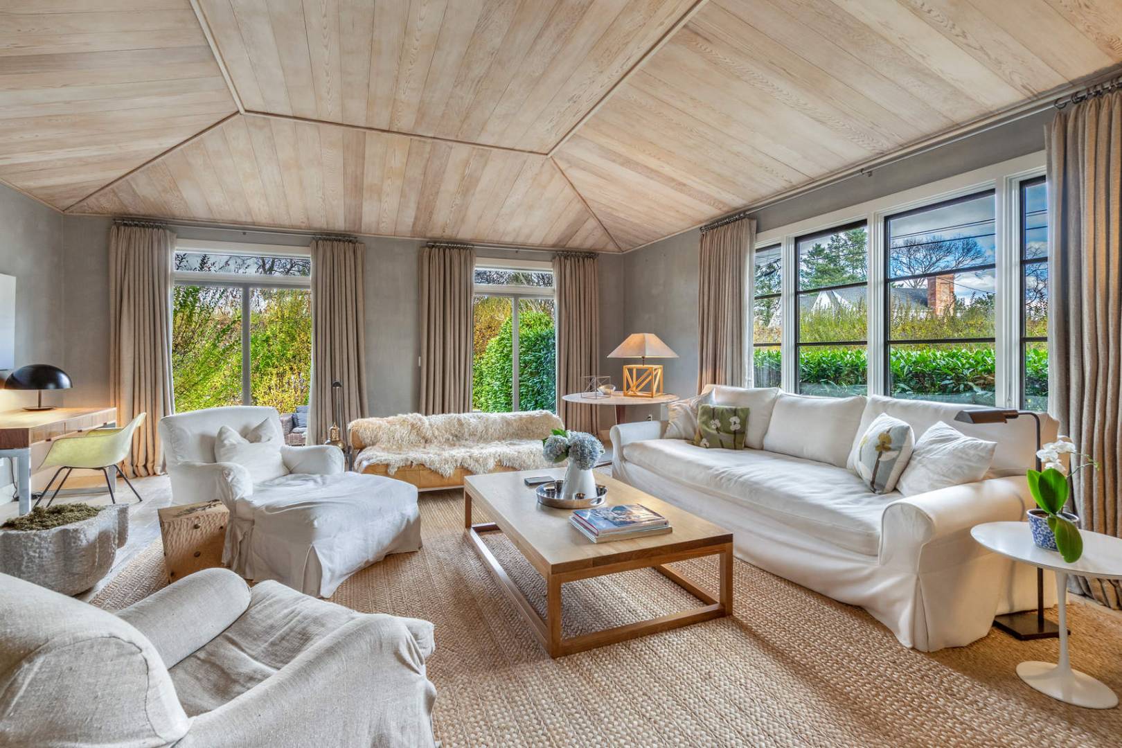 25 Sunset Drive Sag Harbor, NY 11963 - Photo 2 of 37