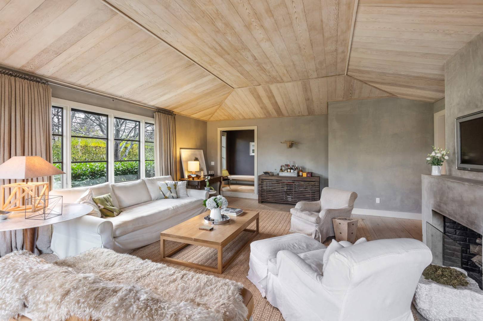 25 Sunset Drive Sag Harbor, NY 11963 - Photo 3 of 37