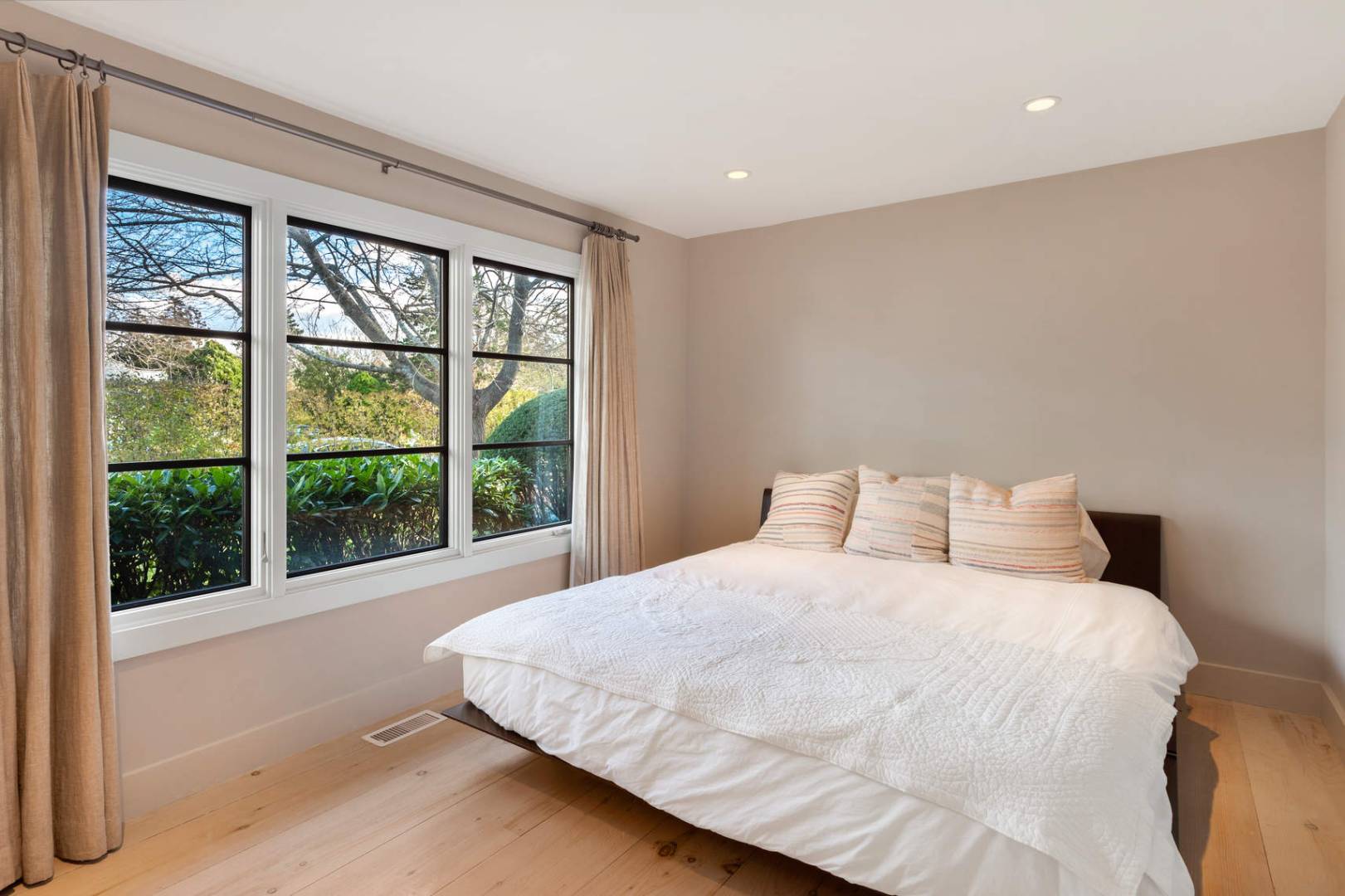 25 Sunset Drive Sag Harbor, NY 11963 - Photo 21 of 37