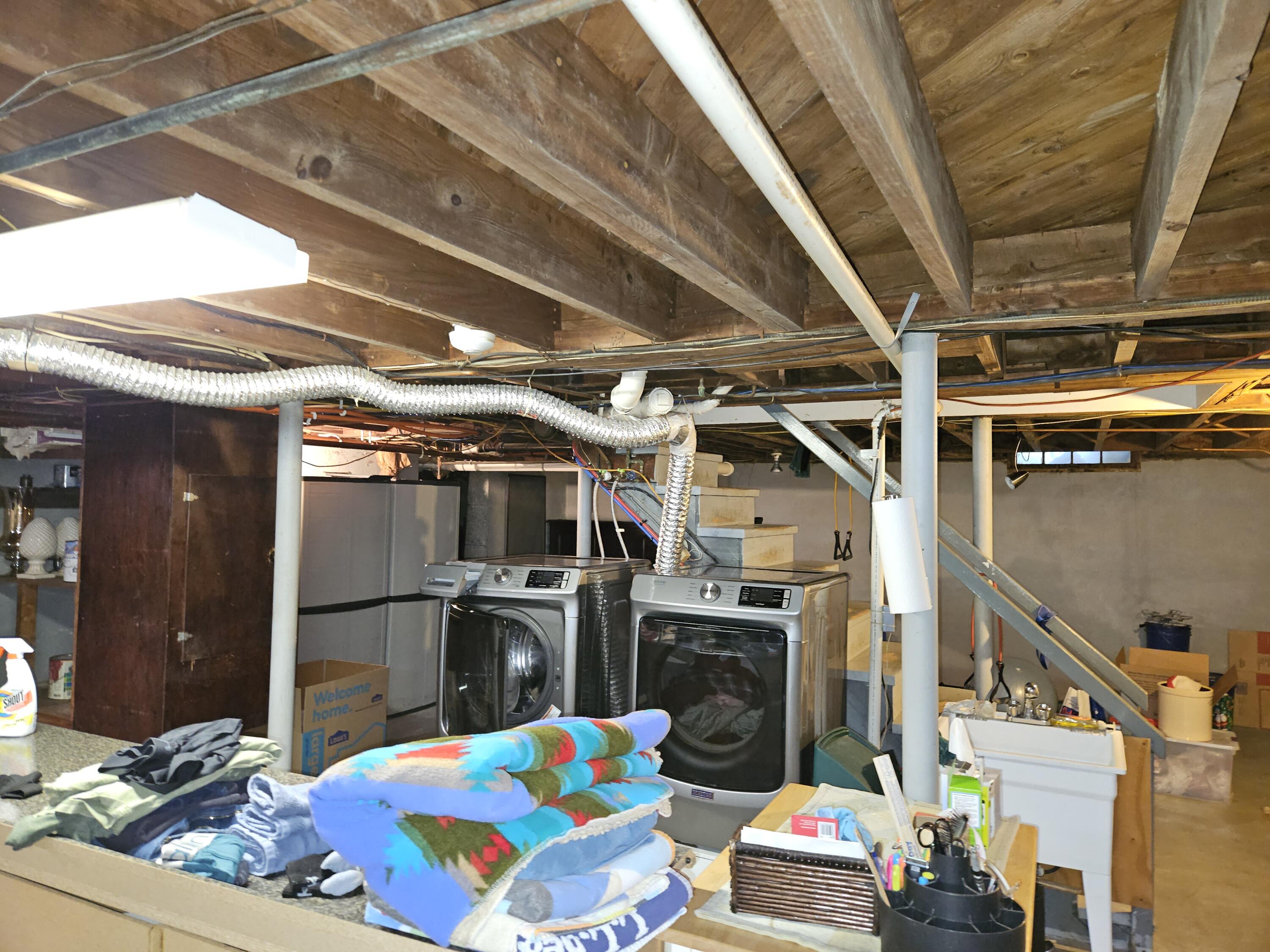 322 Webster Street Lewiston, ME 04240 - Photo 34 of 48 Laundry space with sink