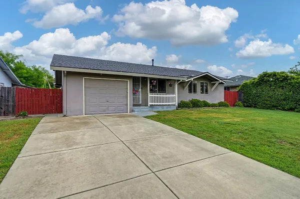 $399,000 | 7042 Larchmont Drive, North Highlands, CA 95660