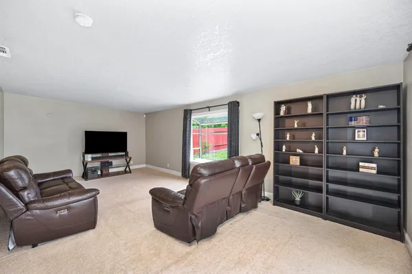 $399,000 | 7042 Larchmont Drive, North Highlands, CA 95660