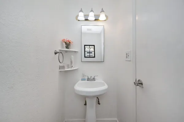 $399,000 | 7042 Larchmont Drive, North Highlands, CA 95660