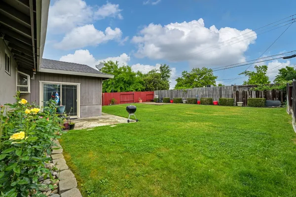 $399,000 | 7042 Larchmont Drive, North Highlands, CA 95660