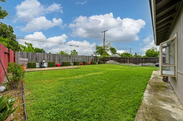 $399,000 | 7042 Larchmont Drive, North Highlands, CA 95660