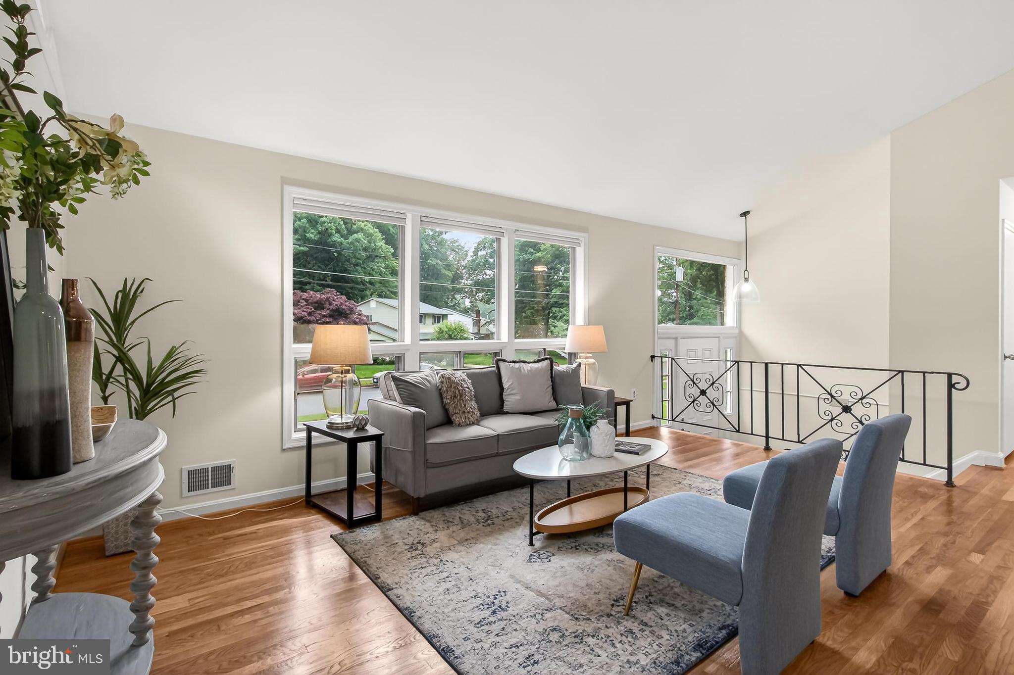 5502 Kempton Drive Springfield, VA 22151 - Photo 4 of 49 Bright, fresh & charming