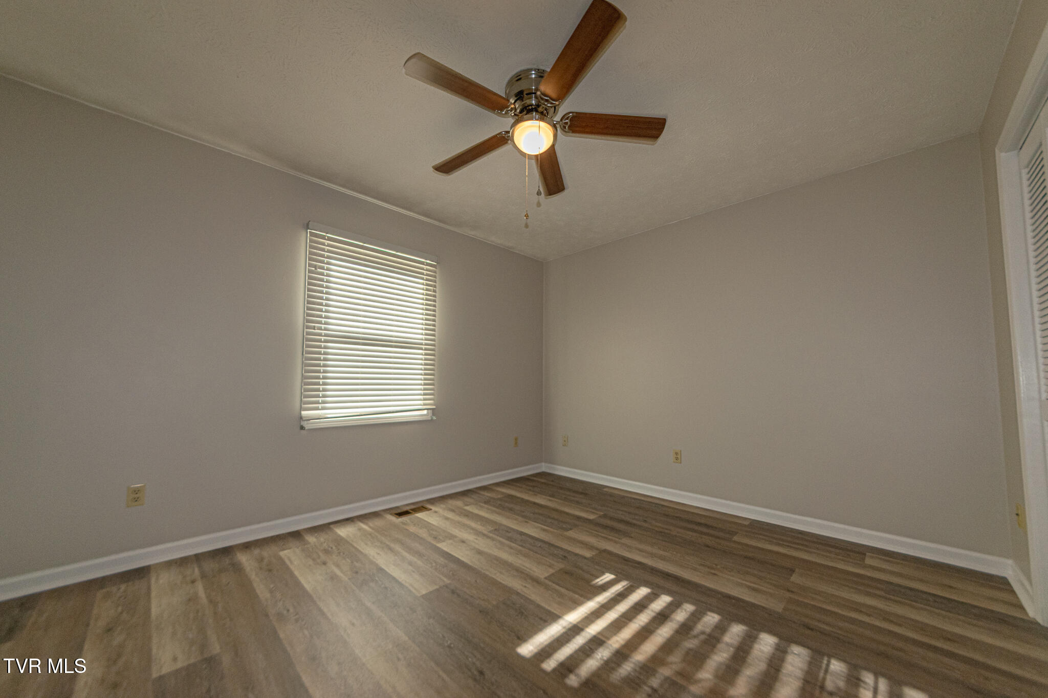 416 South Valley View Circle Kingsport, TN 37664 - Photo 18 of 26 DSC_0794