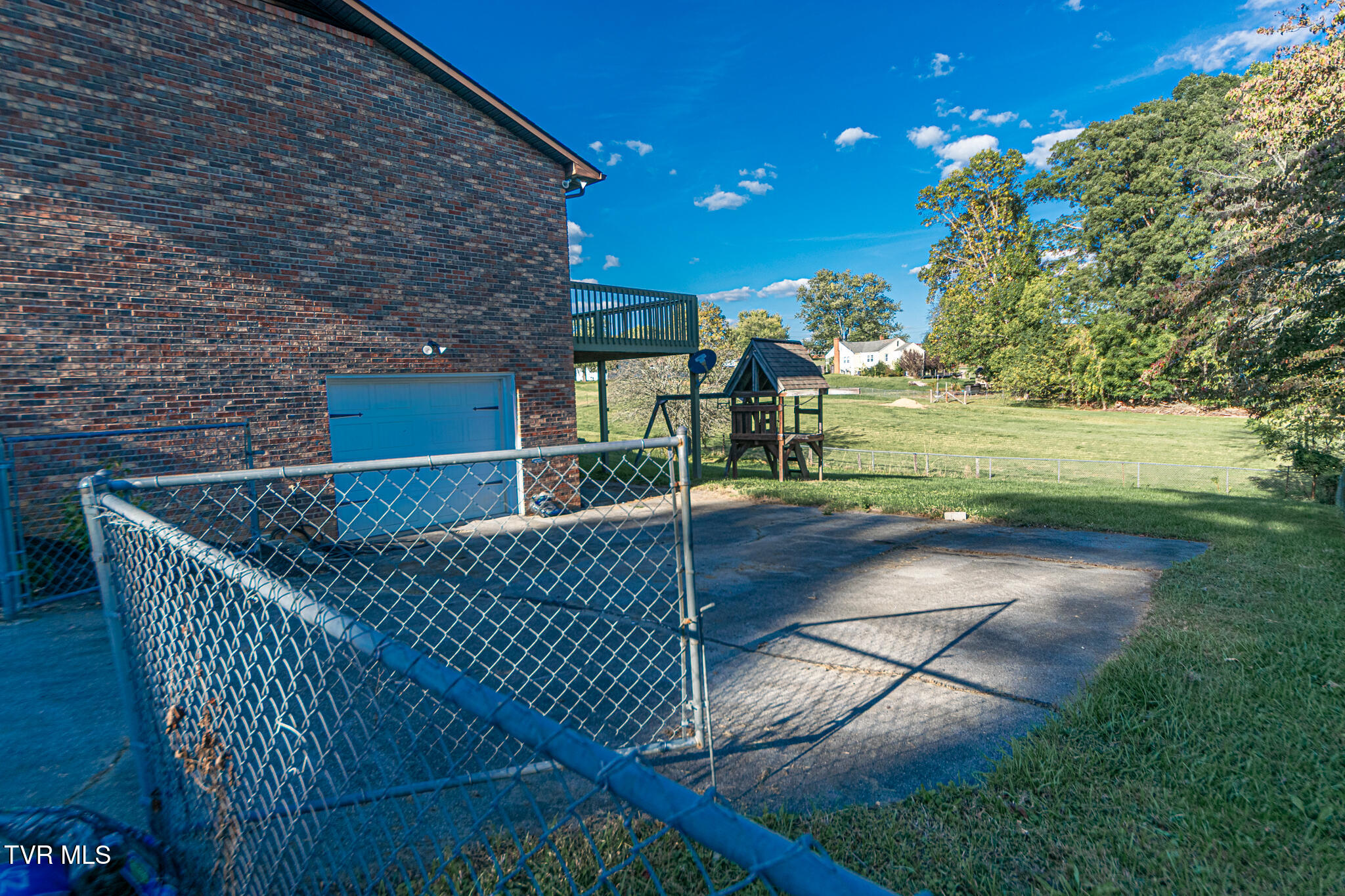 416 South Valley View Circle Kingsport, TN 37664 - Photo 25 of 26 DSC_0808