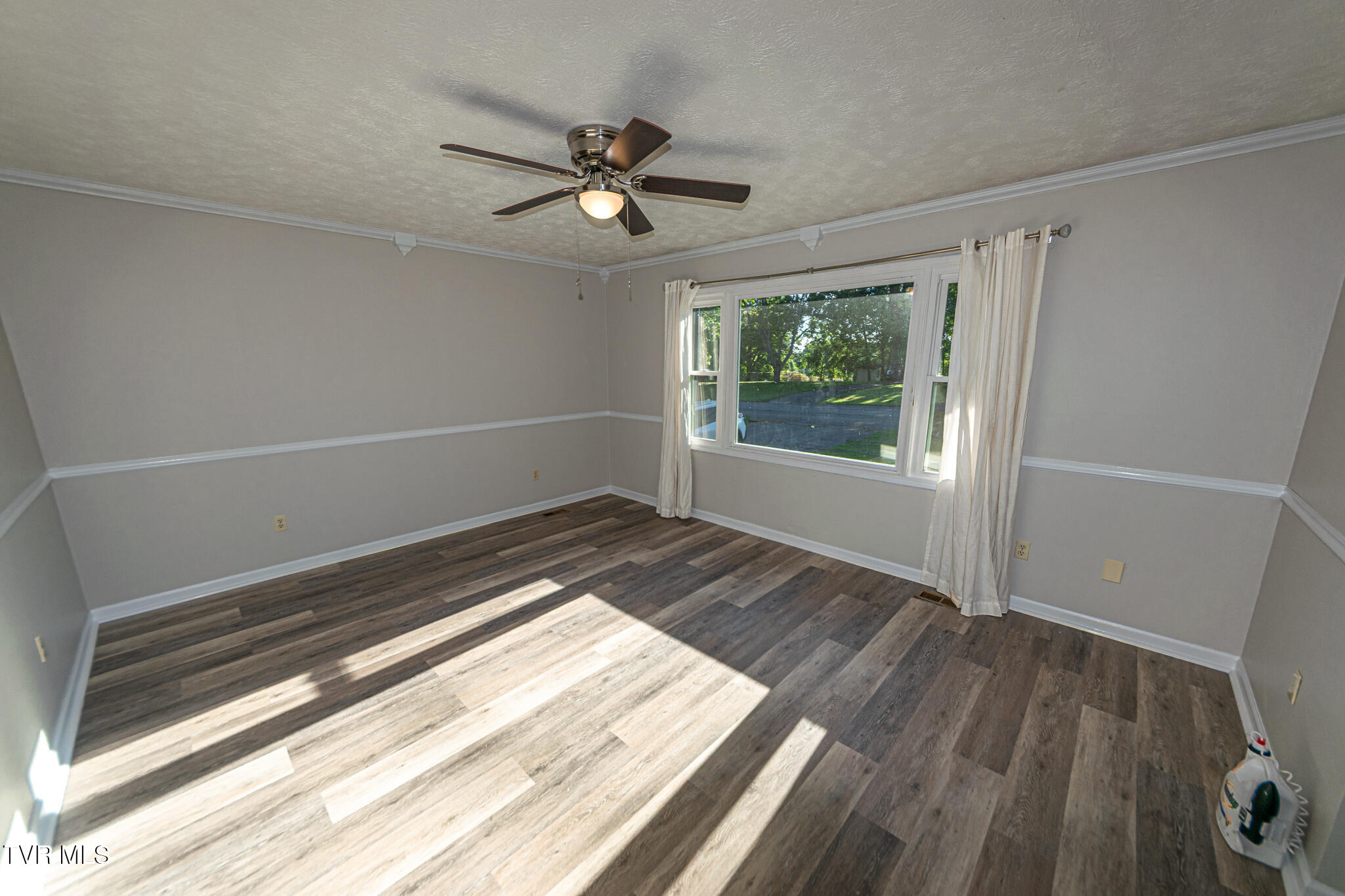 416 South Valley View Circle Kingsport, TN 37664 - Photo 3 of 26 DSC_0788