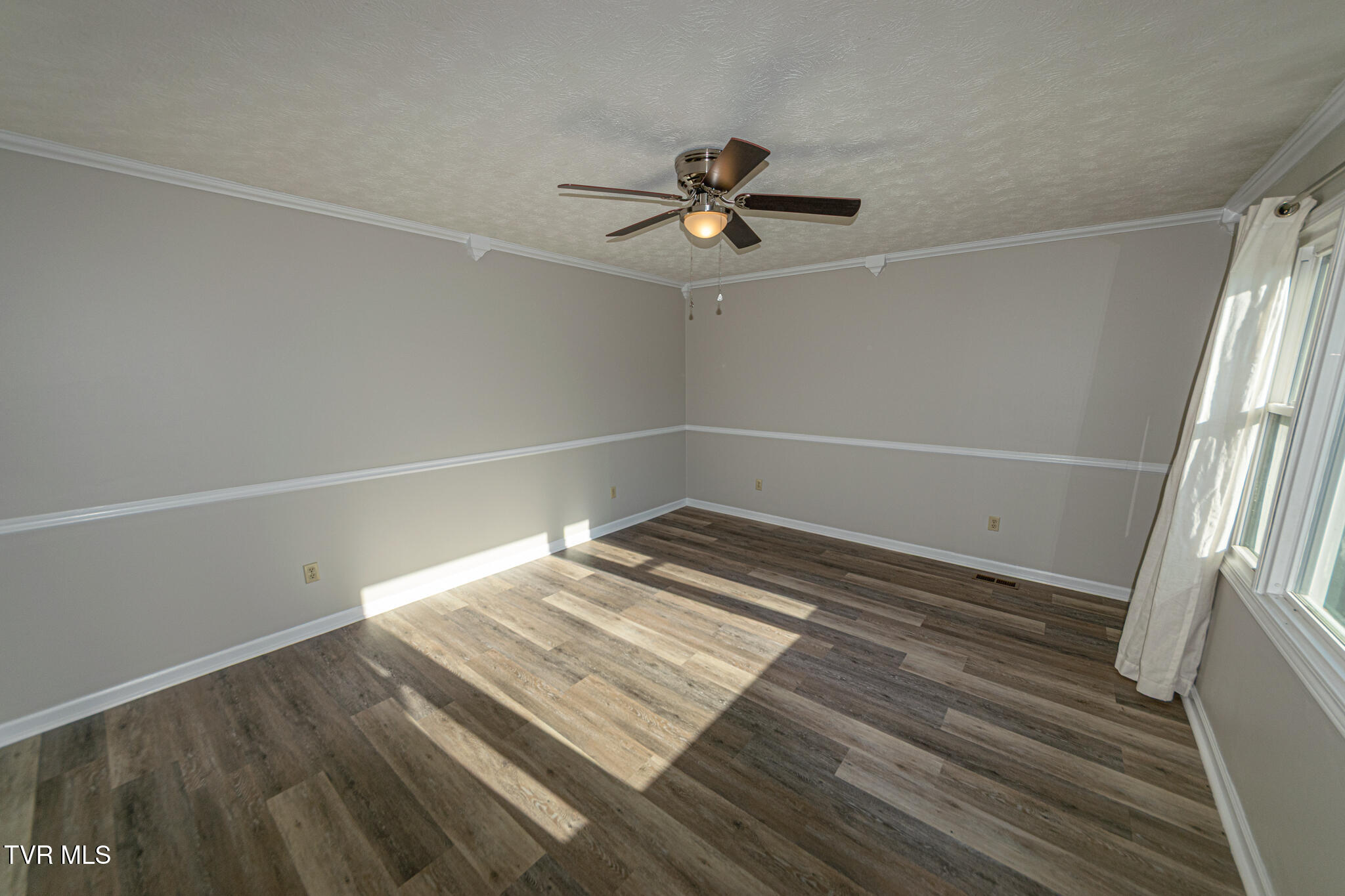 416 South Valley View Circle Kingsport, TN 37664 - Photo 4 of 26 DSC_0789