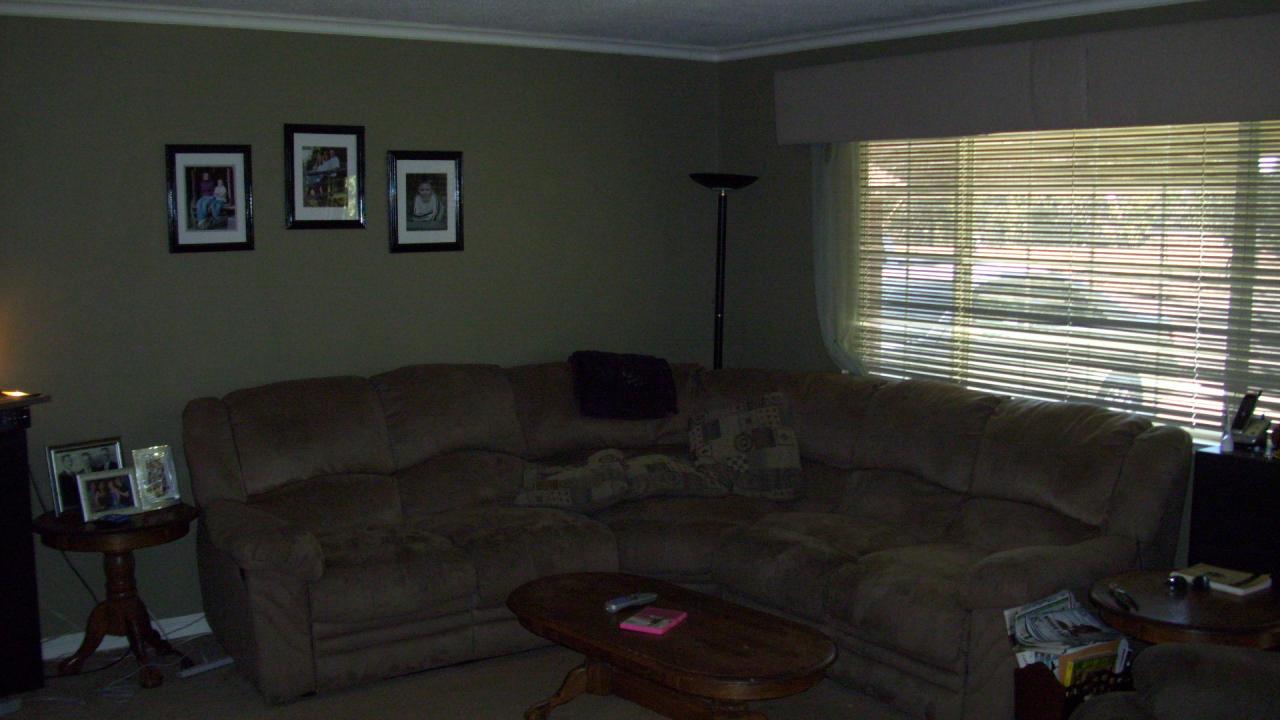 22023 Riverside Avenue Red Bluff, CA 96080 - Photo 4 of 7 LIVING ROOM