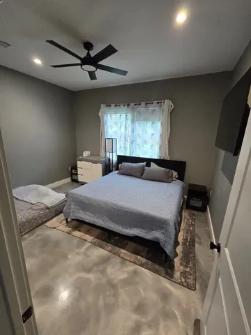 $2,300 | 724 Ramsey Avenue, Rockdale, TX 76567