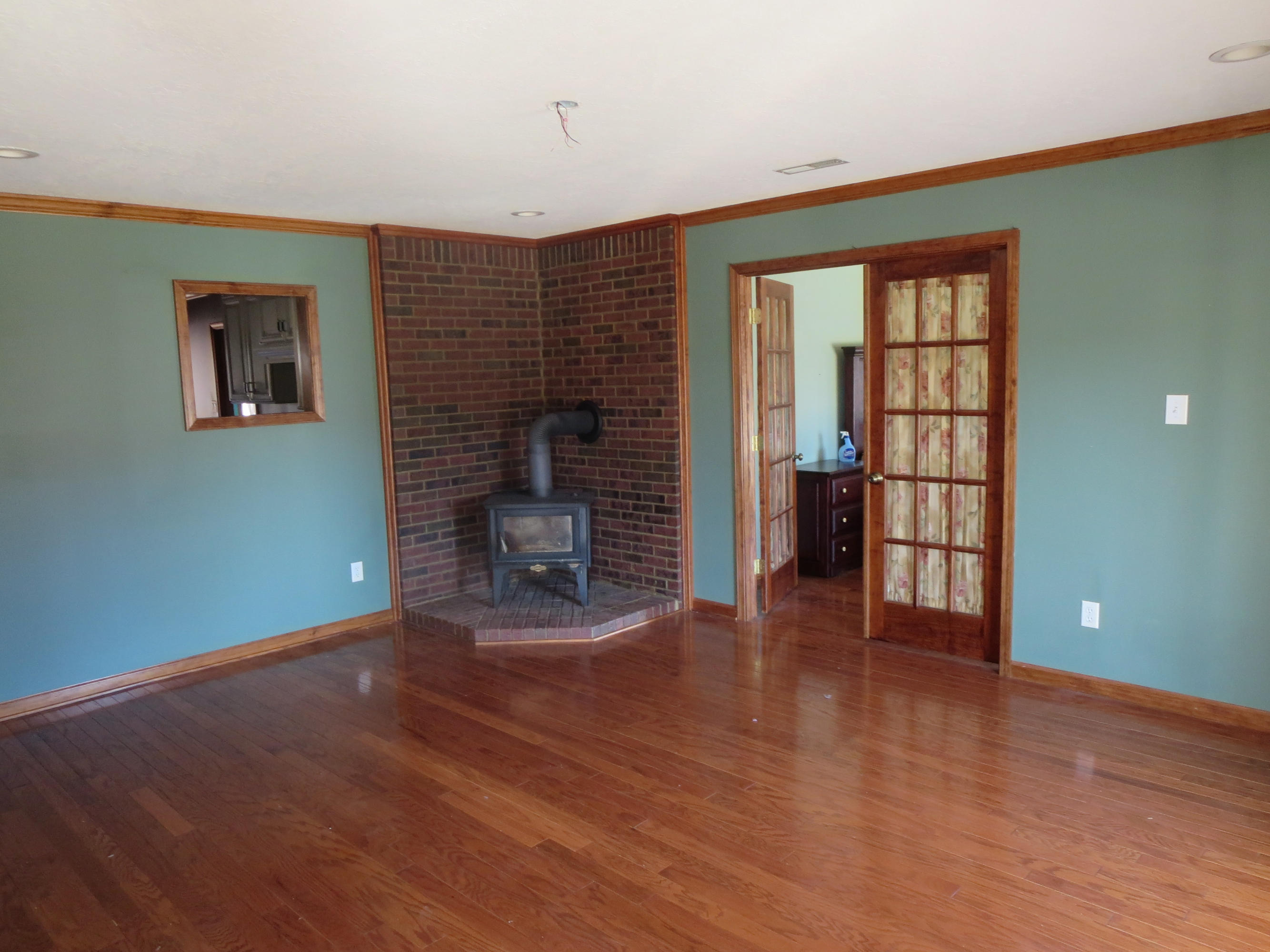 2772 Hinds Creek Road Heiskell, TN 37754 - Photo 10 of 21 Living Room
