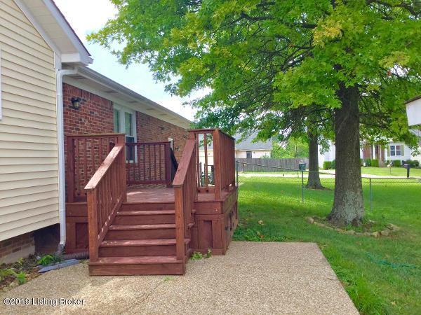 10401 Vantage Road Louisville, KY 40299 - Photo 23 of 30 Back Deck
