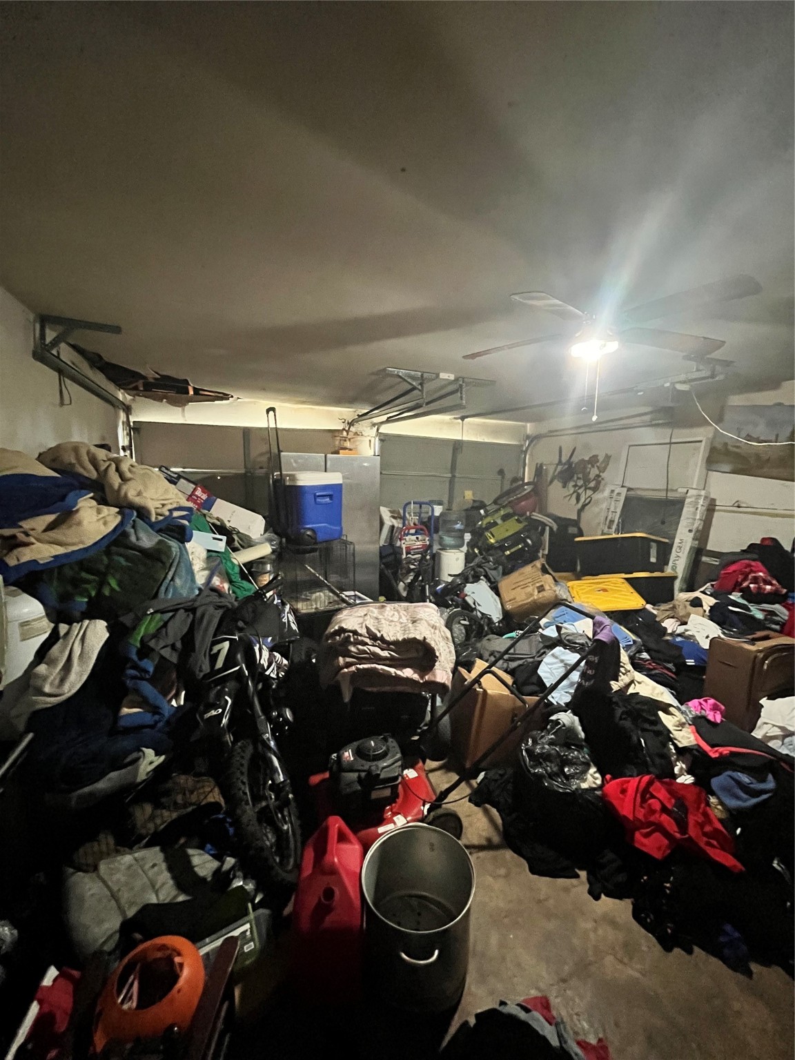 4306 Kelling Street Houston, TX 77045 - Photo 7 of 15 a view of a room with gym equipment