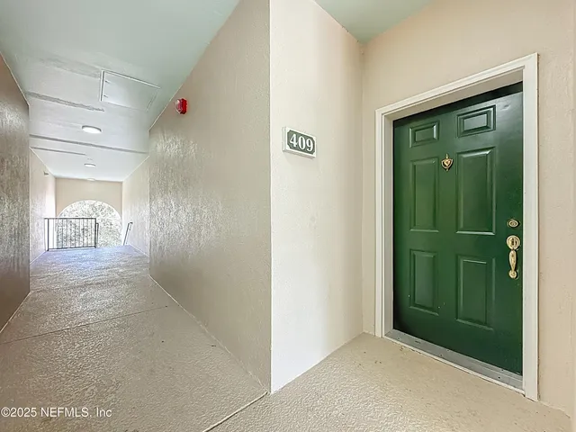 $172,000 | 8601 Beach Boulevard, Unit 409, Jacksonville, FL 32216