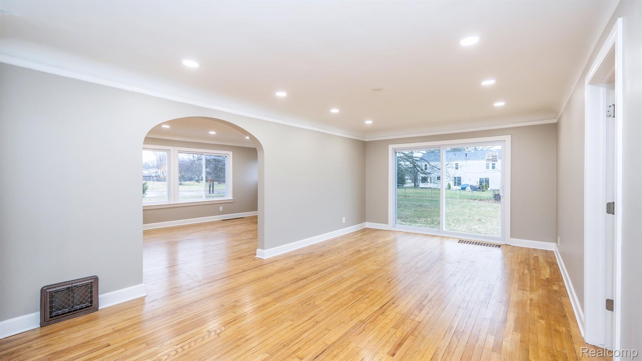 28653 Drake Road Farmington, MI 48331 - Photo 31 of 59 Gallery Image 31