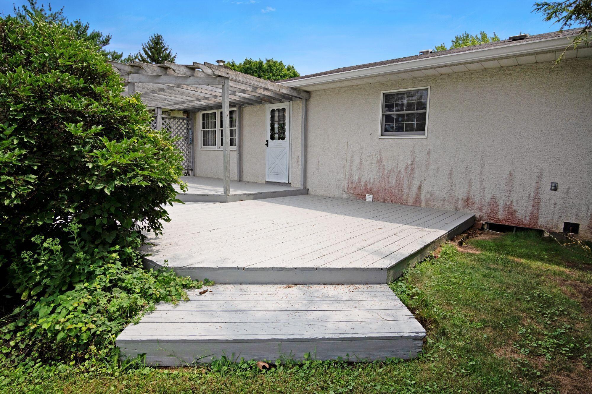 6130 Duffy Road Delaware, OH 43015 - Photo 37 of 54 Deck