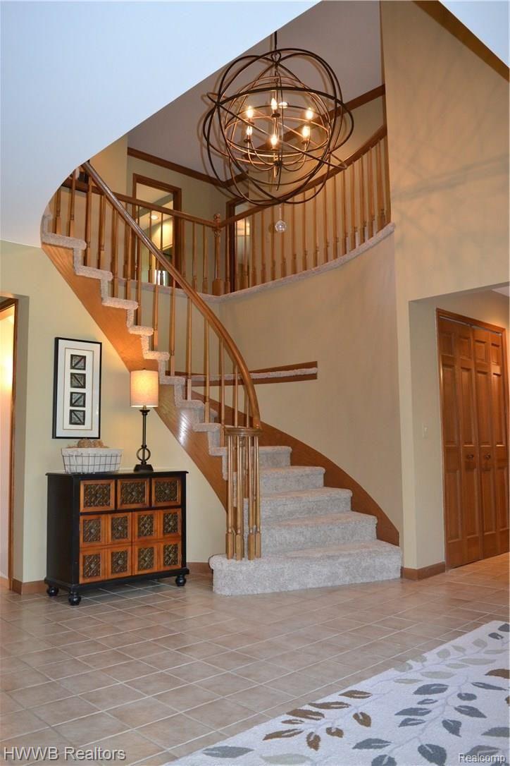 3483 Rocky Crest Court Rochester, MI 48306 - Photo 7 of 60 Foyer