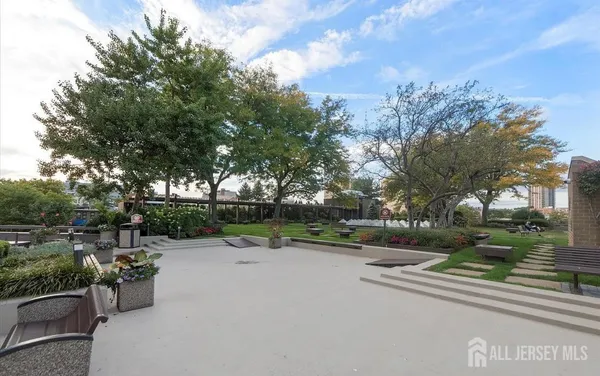 $349,999 | 7000 JFK Boulevard East, Unit 49I, Guttenberg, NJ 07093
