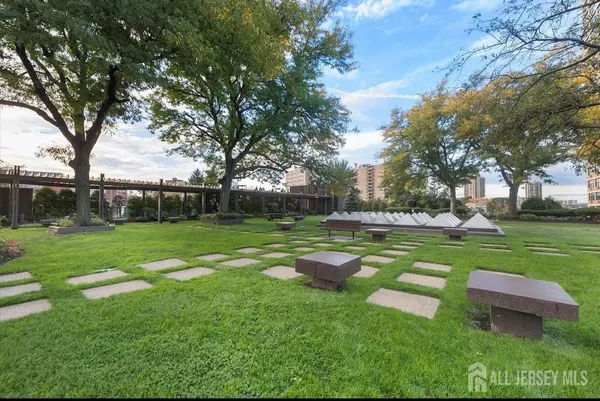 $349,999 | 7000 JFK Boulevard East, Unit 49I, Guttenberg, NJ 07093
