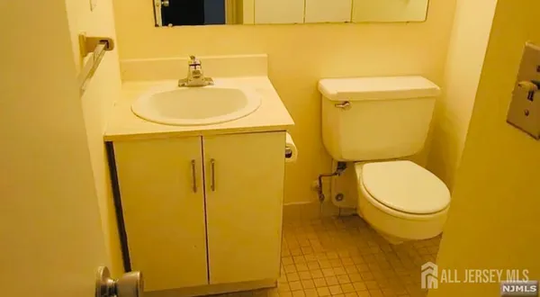$349,999 | 7000 JFK Boulevard East, Unit 49I, Guttenberg, NJ 07093