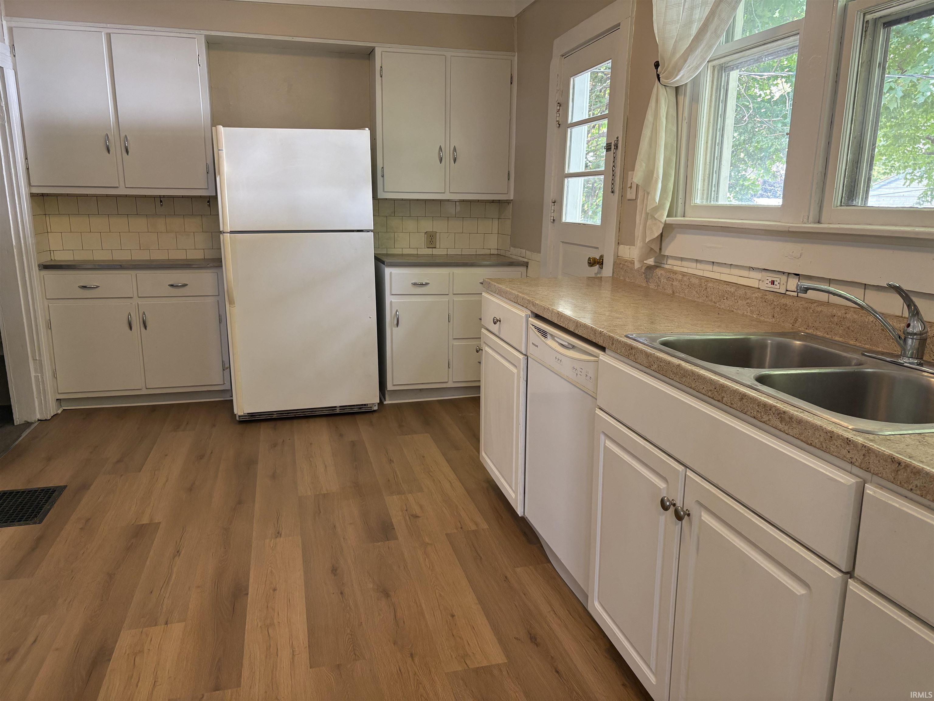 558 East 2nd Street Peru, IN 46970 - Photo 3 of 12