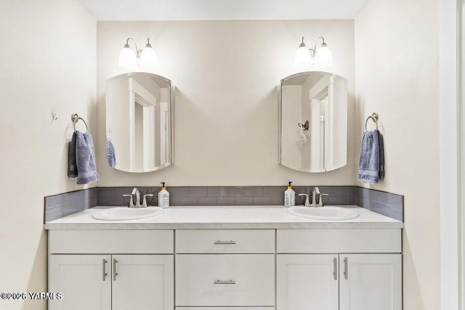 15649 Fisk Road Yakima, WA 98908 - Photo 15 of 37 20251027155809381106000000-o