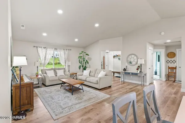 $755,000 | 15649 Fisk Road, Yakima, WA 98908