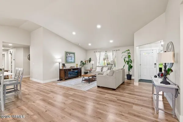 $745,000 | 15649 Fisk Road, Yakima, WA 98908