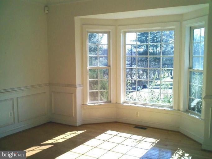 2617 Bel Pre Road Silver Spring, MD 20906 - Photo 11 of 26 Living Room