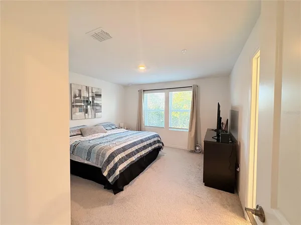 $2,100 | 5020 Revolutionary Way, St. Cloud, FL 34769