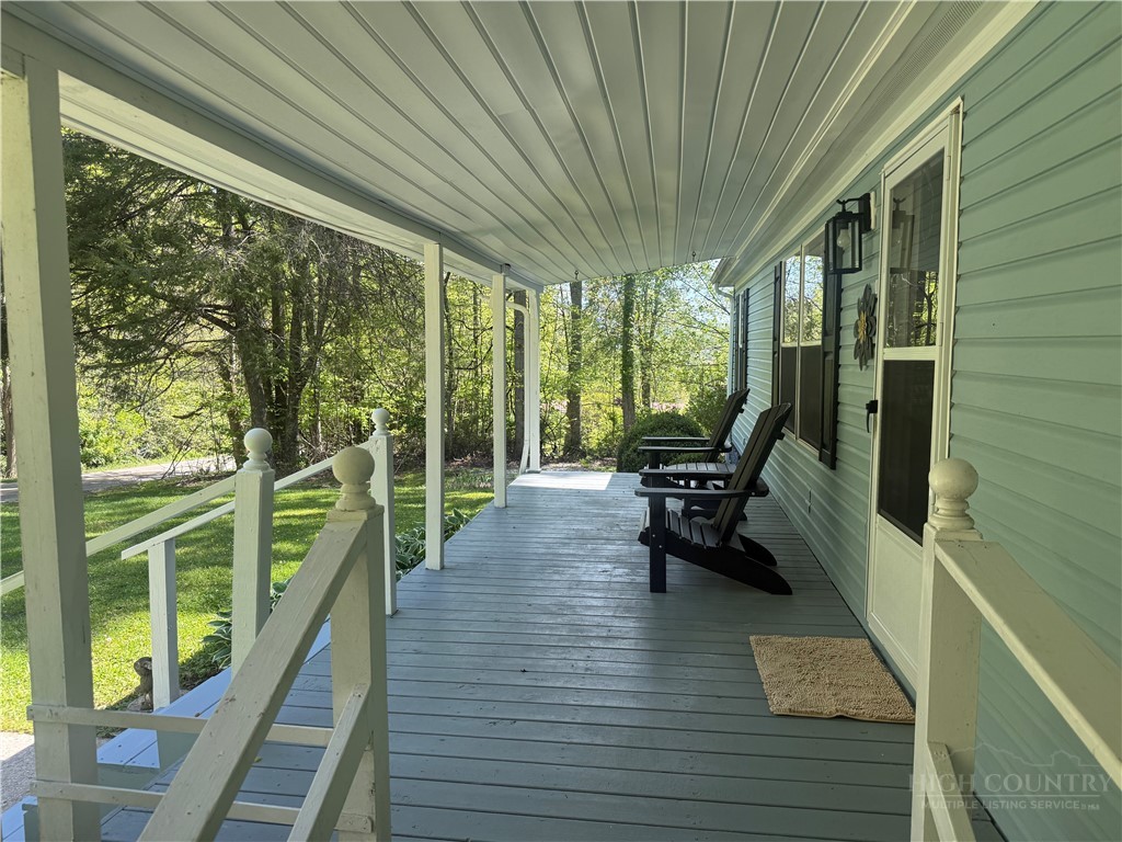 869 Little Elk Road Elk Park, NC 28622 - Photo 4 of 46 Gallery Image 4